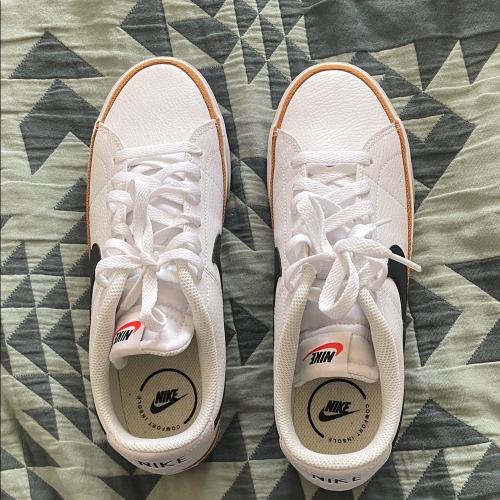 Nike Court Legacy, New with Tags, sz 8 mens, 9.5 womens (EU41)
